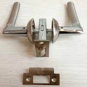 фурнитуру для межкомнатных деревянных дверей